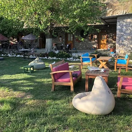 Bed and breakfast Zirkon Doga Butik