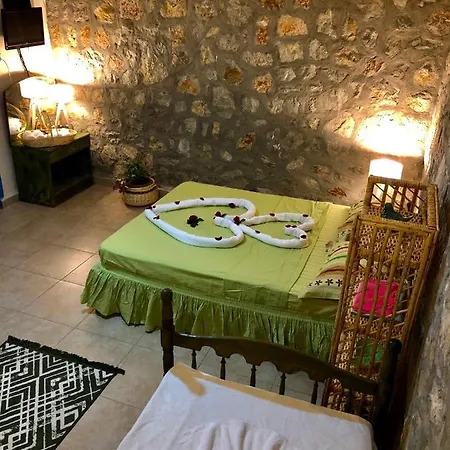 فندق مبيت وإفطار Zirkon Doga Butik
